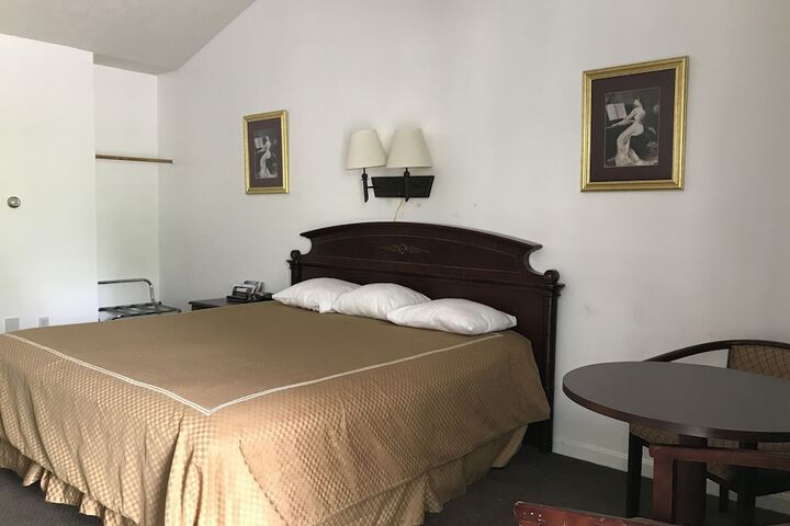 Room 53 of 71