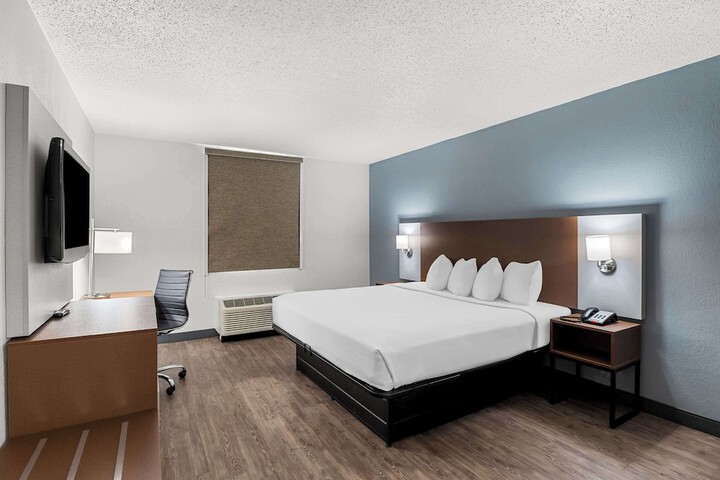 Room 18 of 26