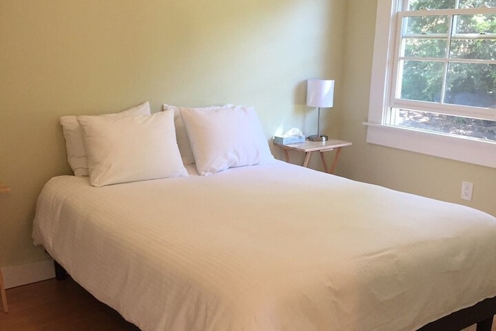 Room 13 of 25
