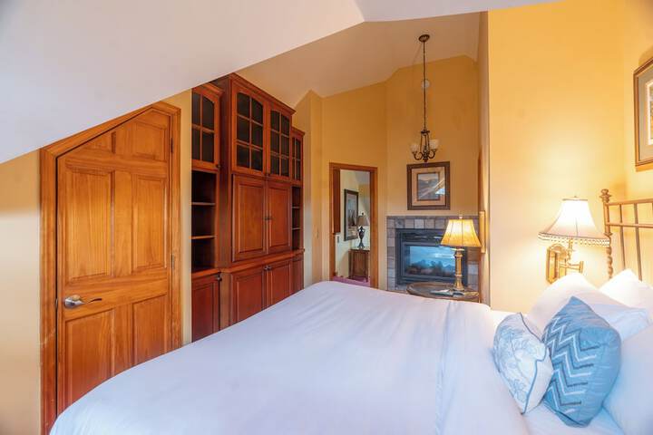 Room 45 of 100