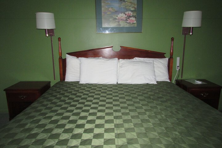 Room 33 of 56