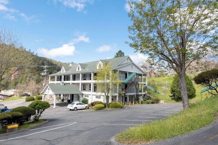 Hotel 5 of 49