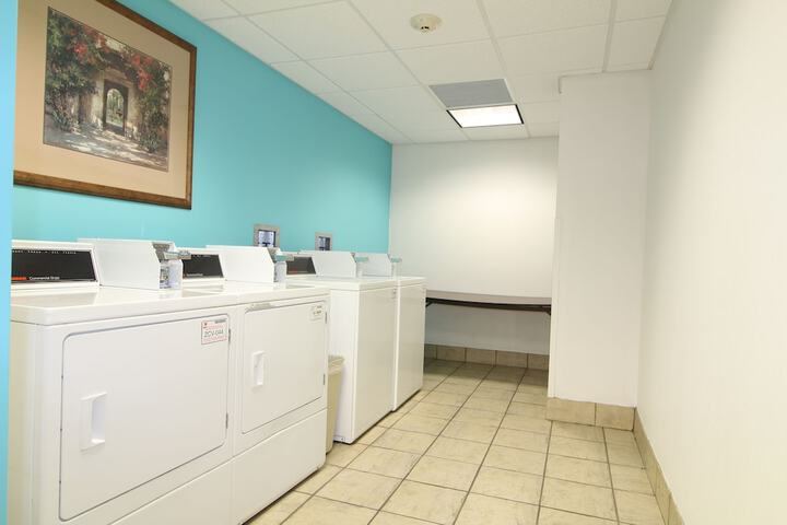 Howard Johnson by Wyndham Evansville East