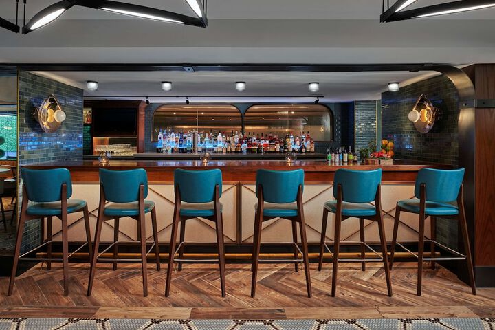 Lounge 66 of 71