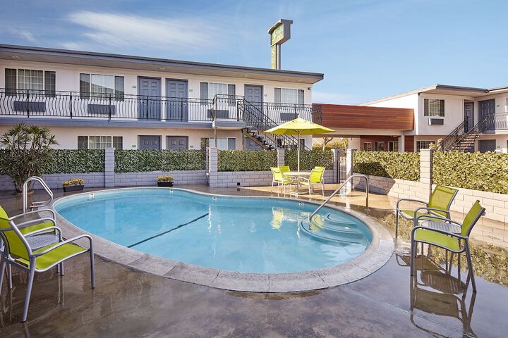 Pool 3 of 10