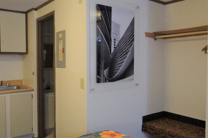 Room 13 of 25