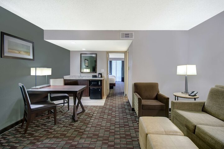 Room 53 of 92