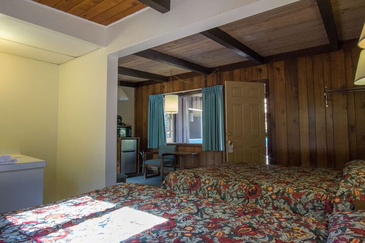 Room 9 of 14