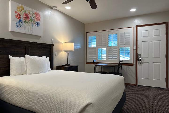 Room 17 of 34