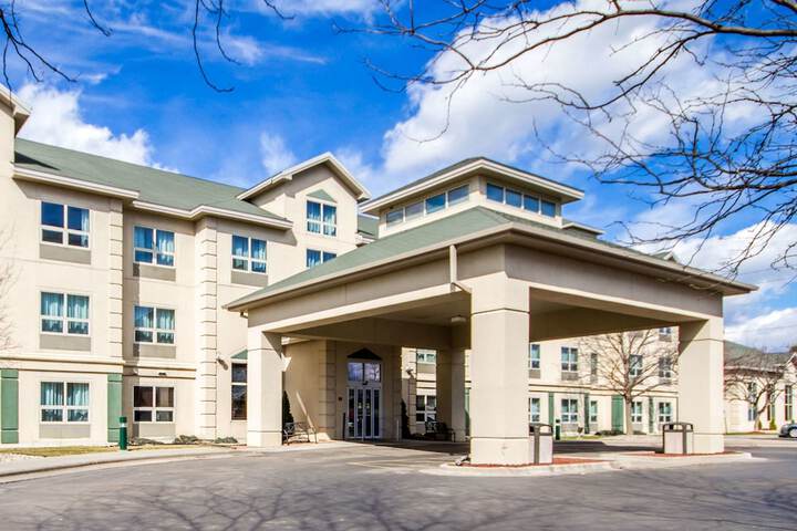 Hotel 2 of 89