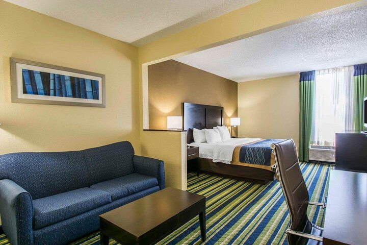 Room 32 of 48
