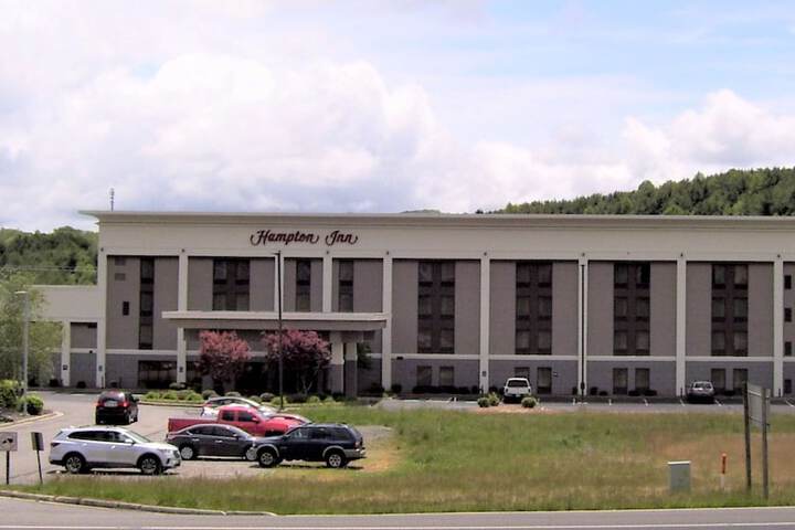 Hampton Inn Hillsville