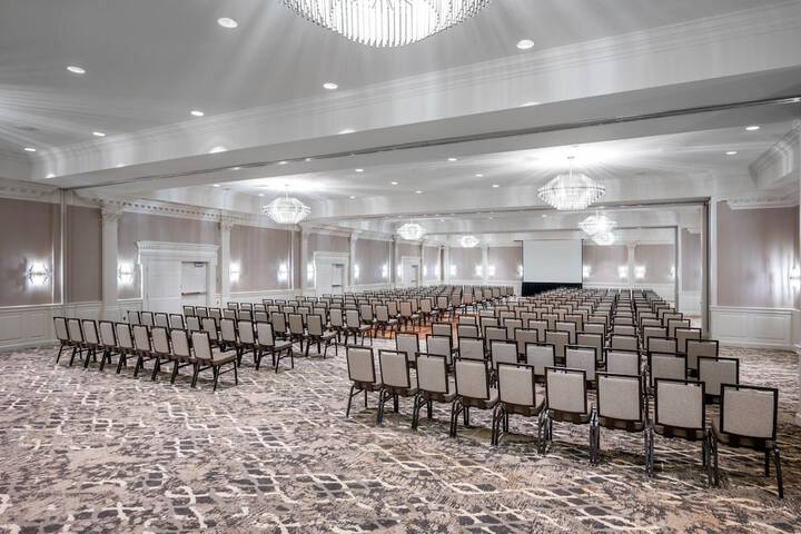 Crowne Plaza Albany - The Desmond Hotel by IHG