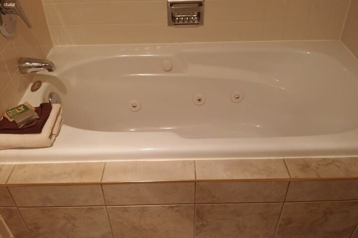 Hot Tub 69 of 71