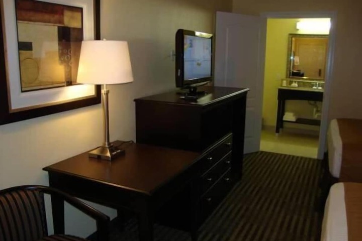 Room 11 of 35