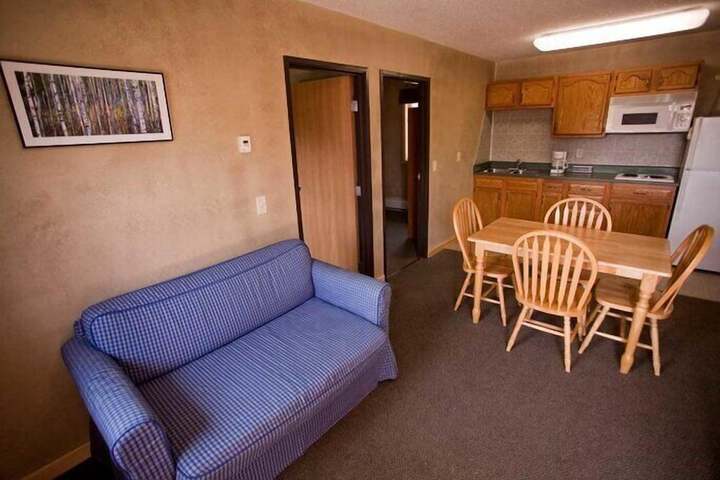 Room 6 of 18