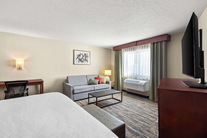 Best Western Fremont / Angola I-80/90 Toll Road