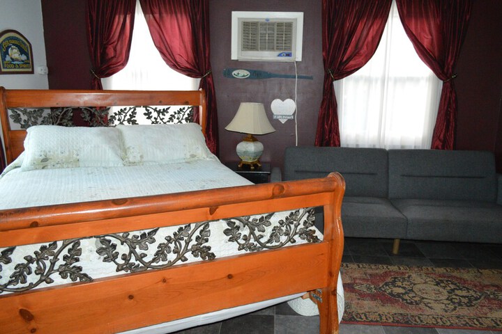 Room 48 of 111