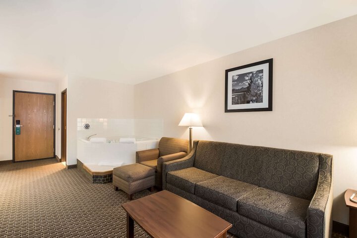 Room 21 of 48