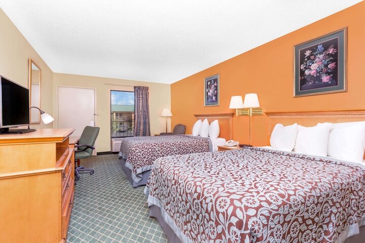 Room 13 of 24