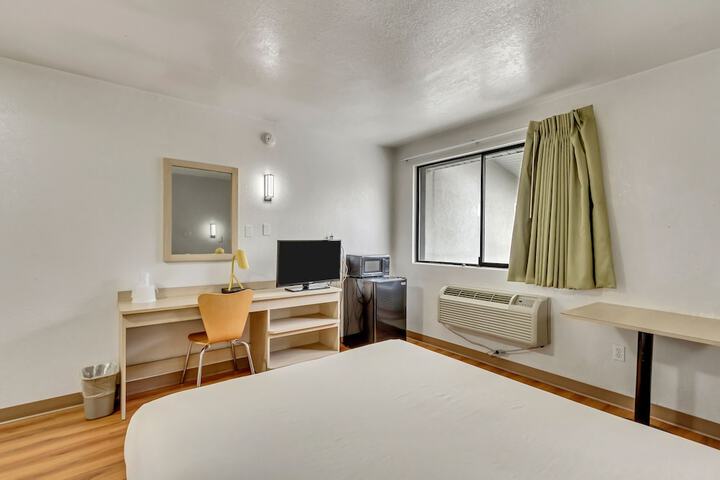 Room 54 of 61