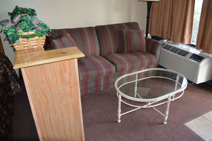 Room 27 of 59