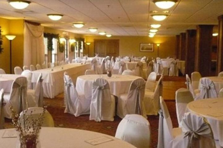 THE RED MILL INN