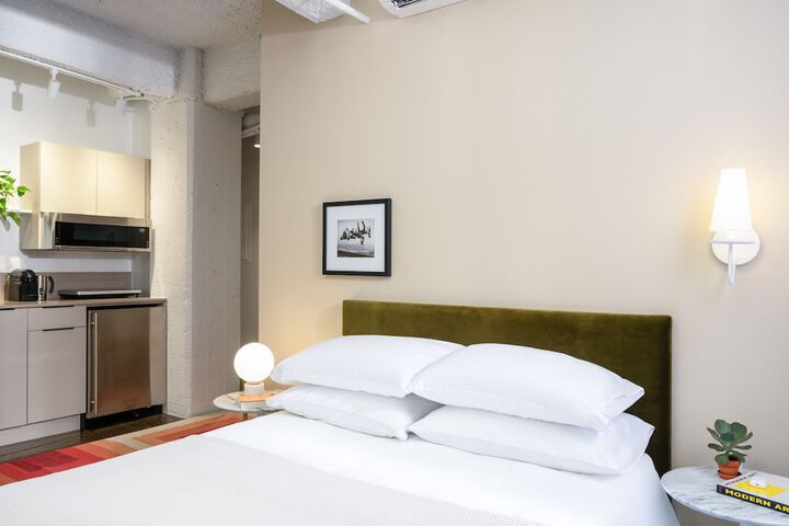 Room 107 of 142