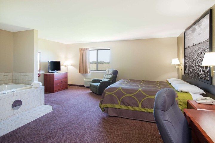 Room 8 of 17
