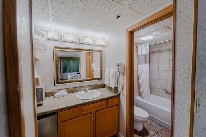 Room 30 of 48