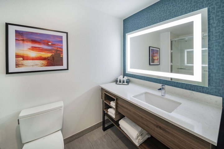 La Quinta Inn & Suites by Wyndham Texas City I 45