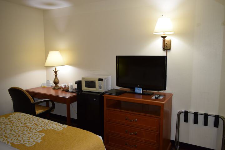 Room 72 of 102