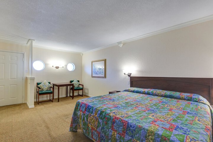 Room 53 of 66