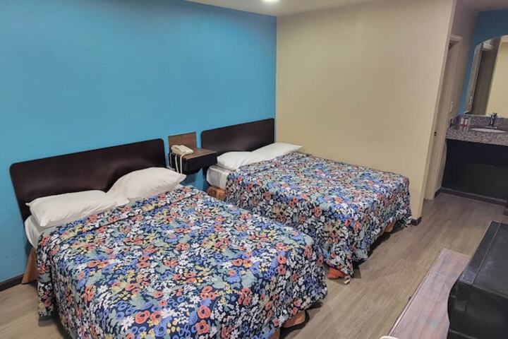 Room 13 of 16