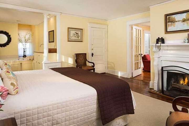 Room 26 of 103