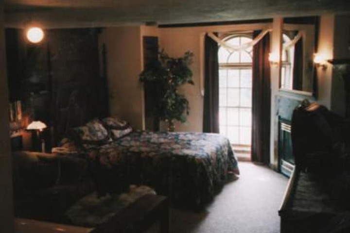 Sturbridge Country Inn