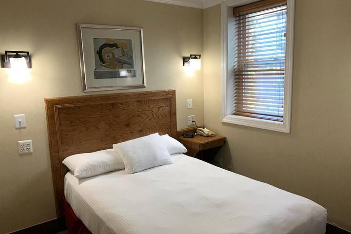 Room 16 of 43