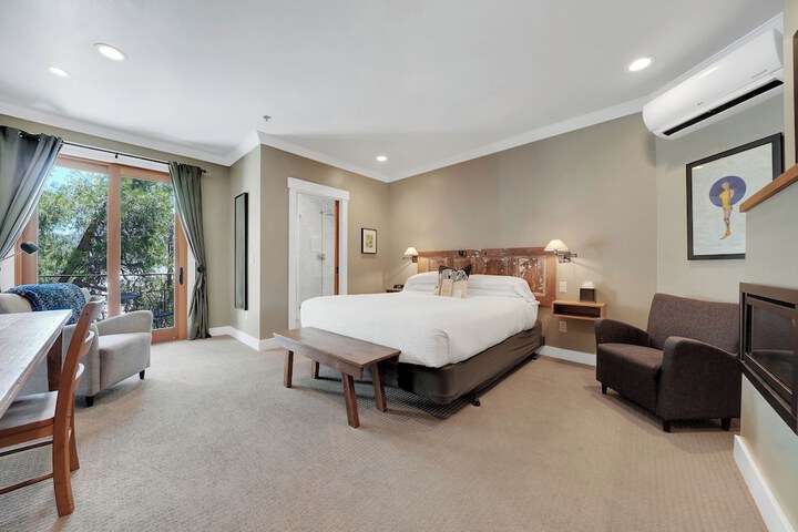 Room 16 of 32