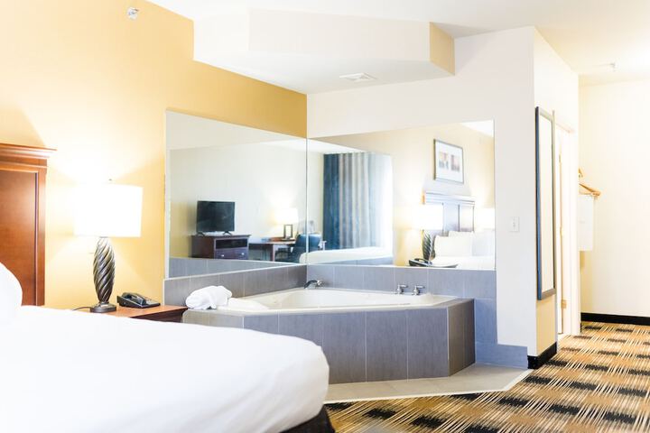Country Inn & Suites by Radisson Helen, GA