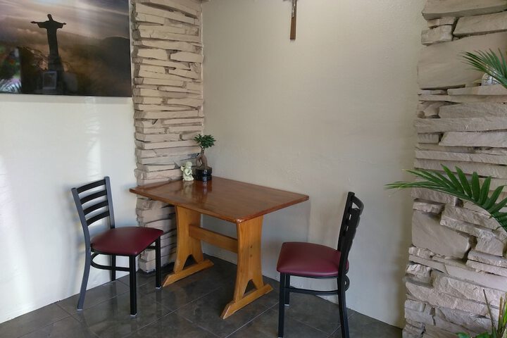 Longview Inn