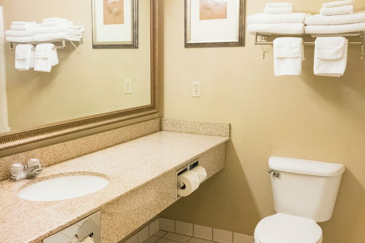 Country Inn & Suites by Radisson Marion, OH
