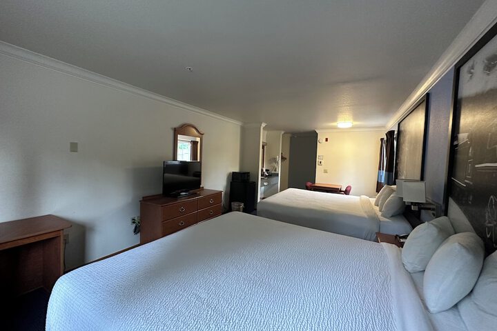 Room 13 of 87