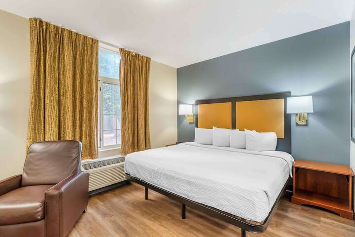 Room 12 of 34