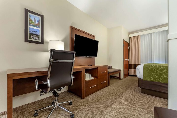 Comfort Suites Grand Island South