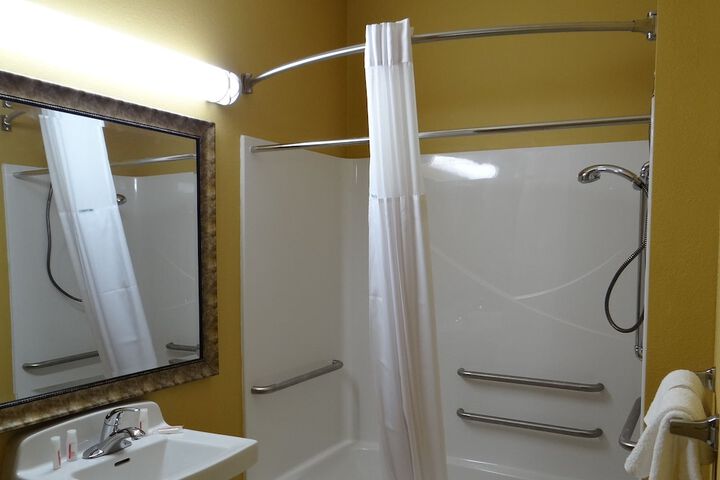 Room 8 of 21