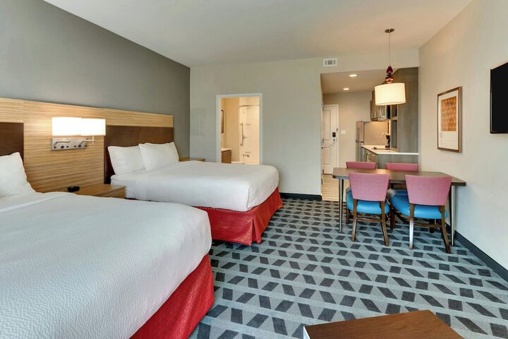 Room 47 of 63