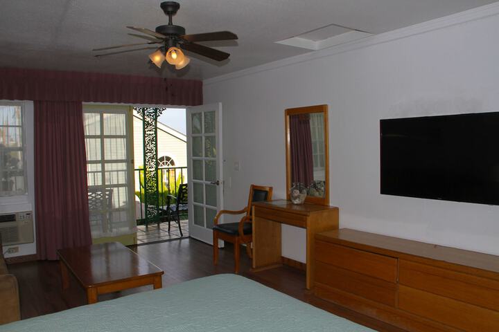Hotel Exterior 121 of 135