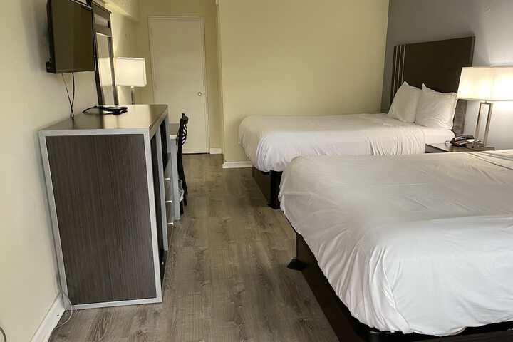 Room 34 of 77