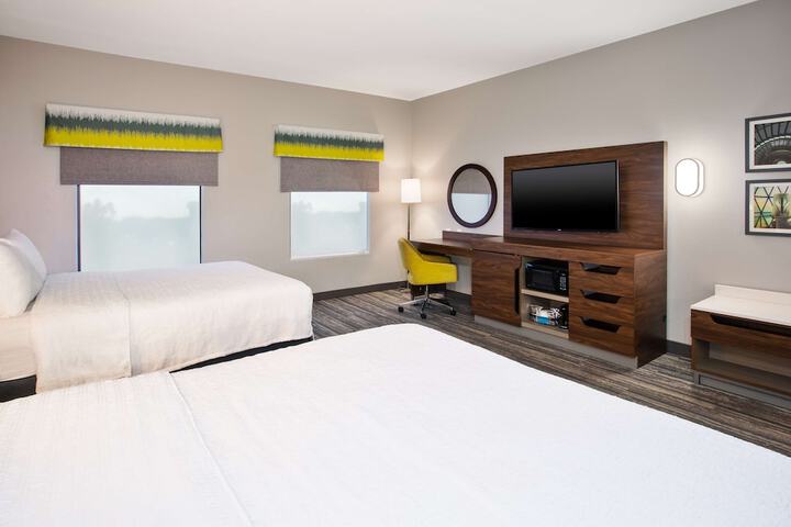 Room 27 of 46