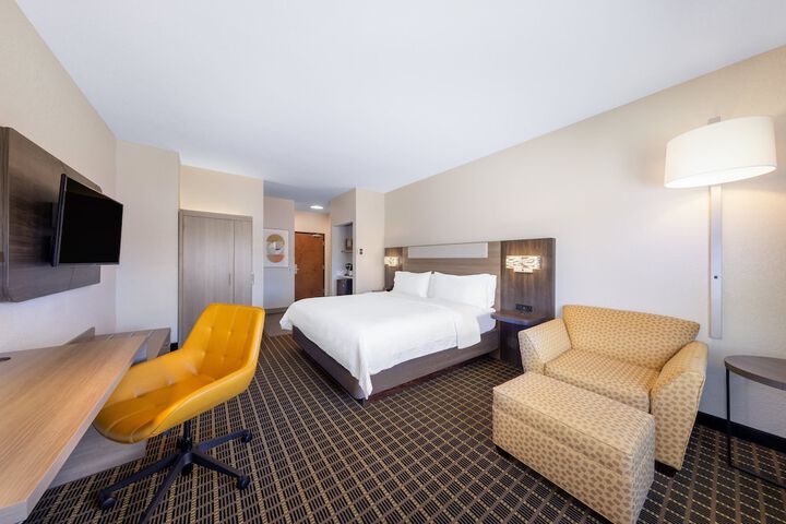 Holiday Inn Express Hotel & Suites Pittsburg by IHG